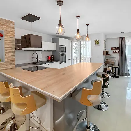 Escapade A - T2 Cosy, Clim & Balcon Apartment Nice